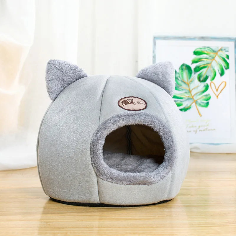 Little Winter Cat Bed Basket Cave